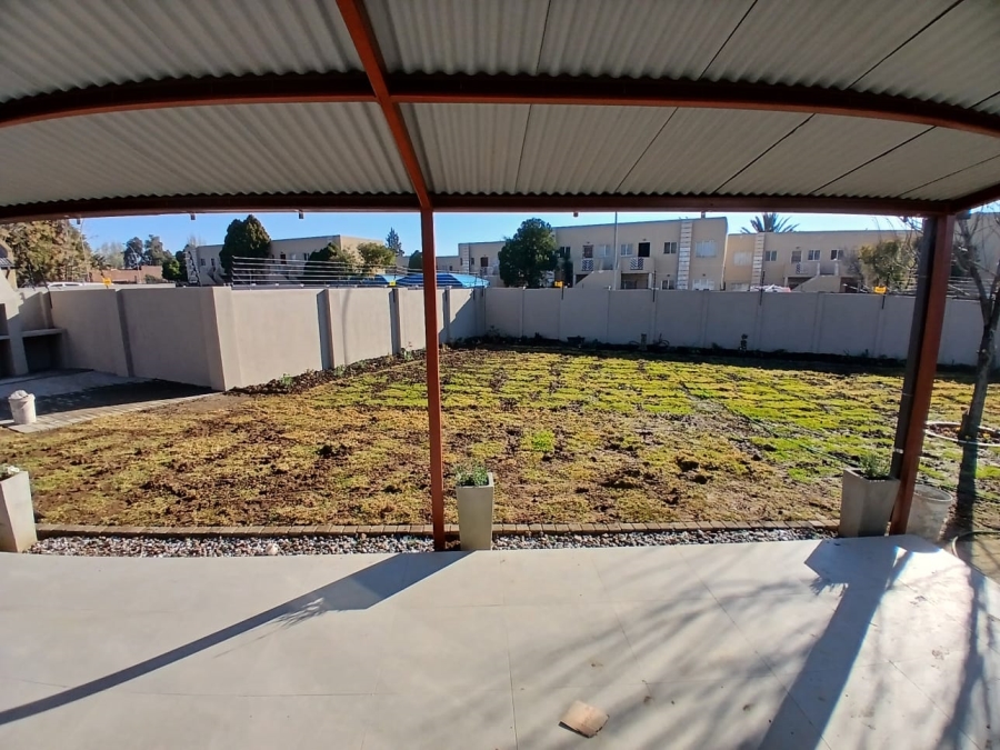 To Let 4 Bedroom Property for Rent in Pellissier Free State